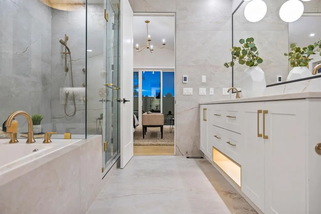 12 Vardana Place NW