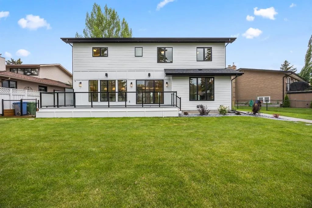 12 Vardana Place NW