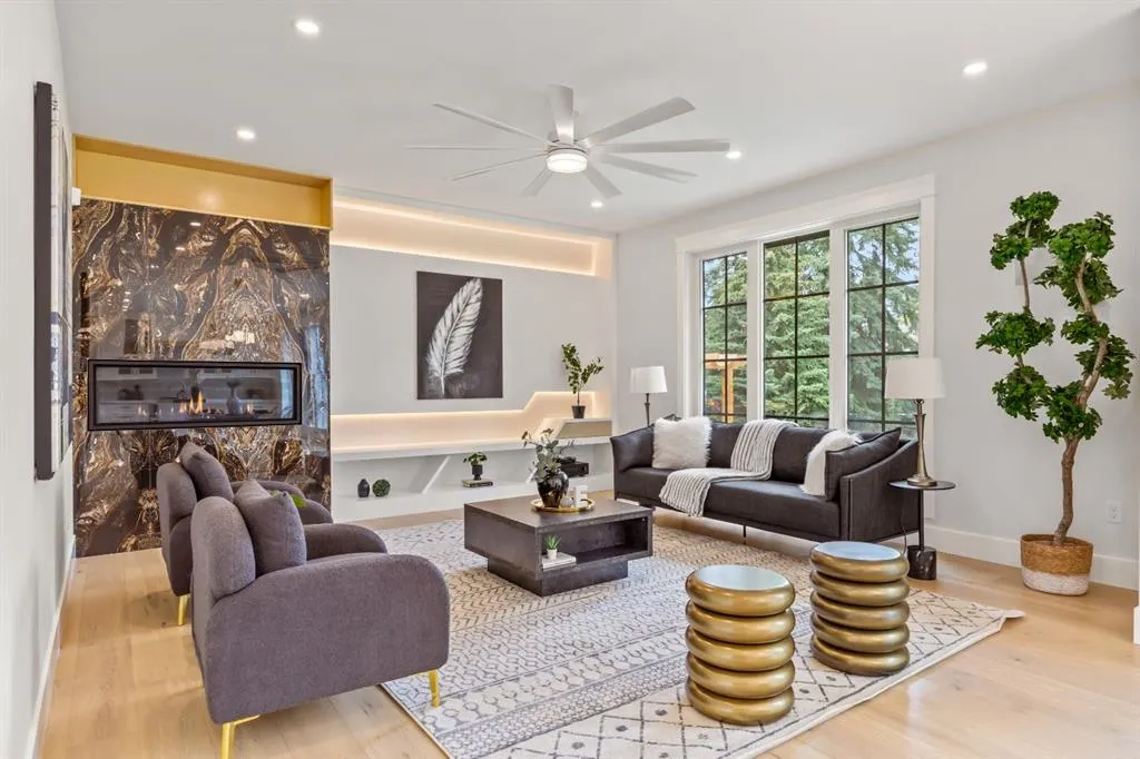 12 Vardana Place NW