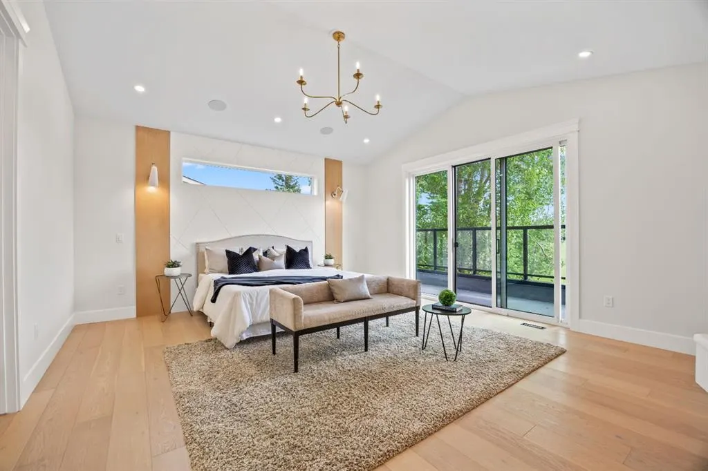 12 Vardana Place NW