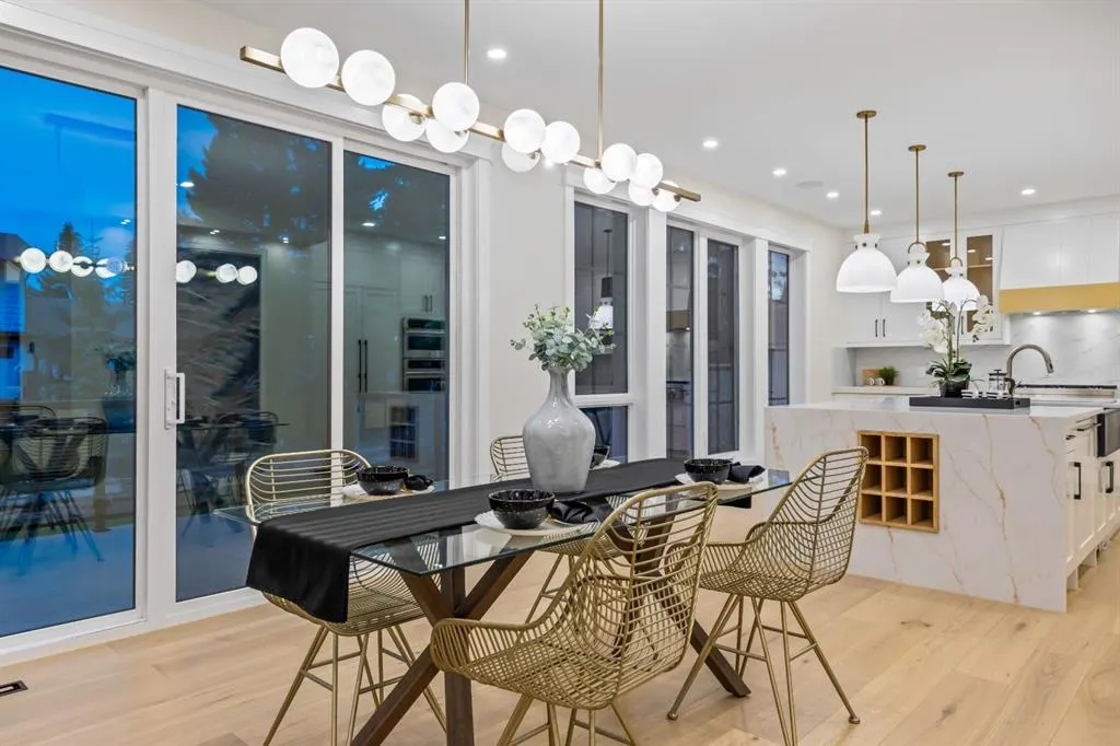 12 Vardana Place NW