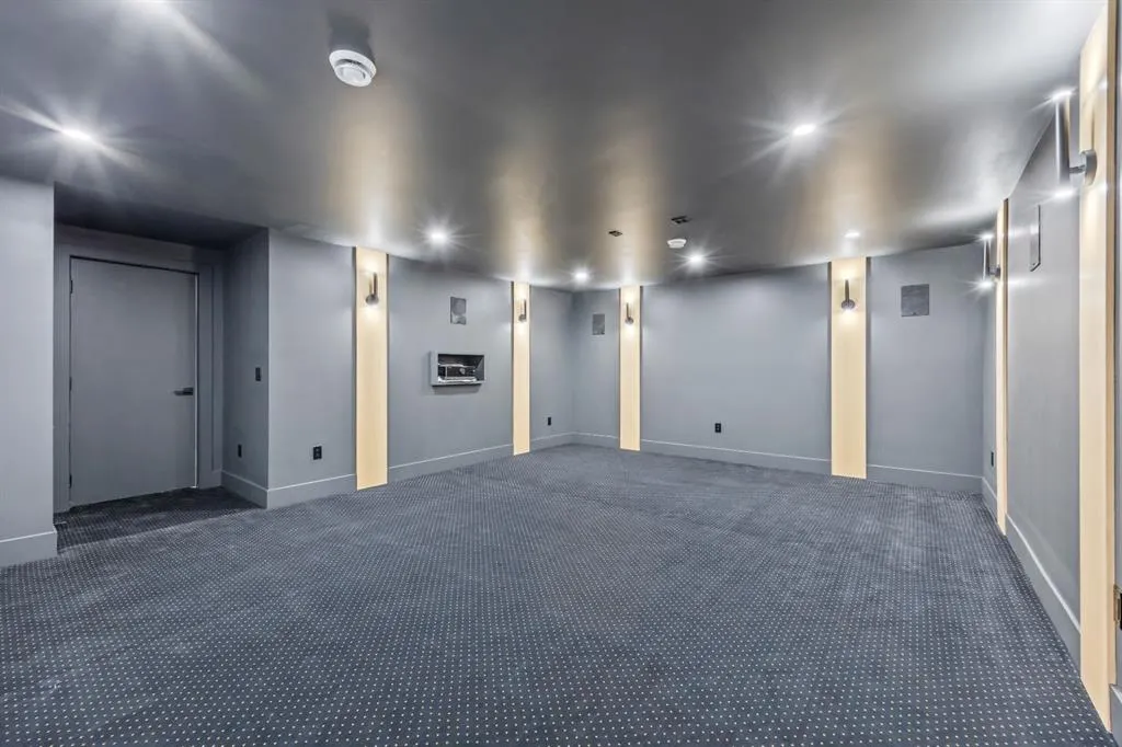 12 Vardana Place NW