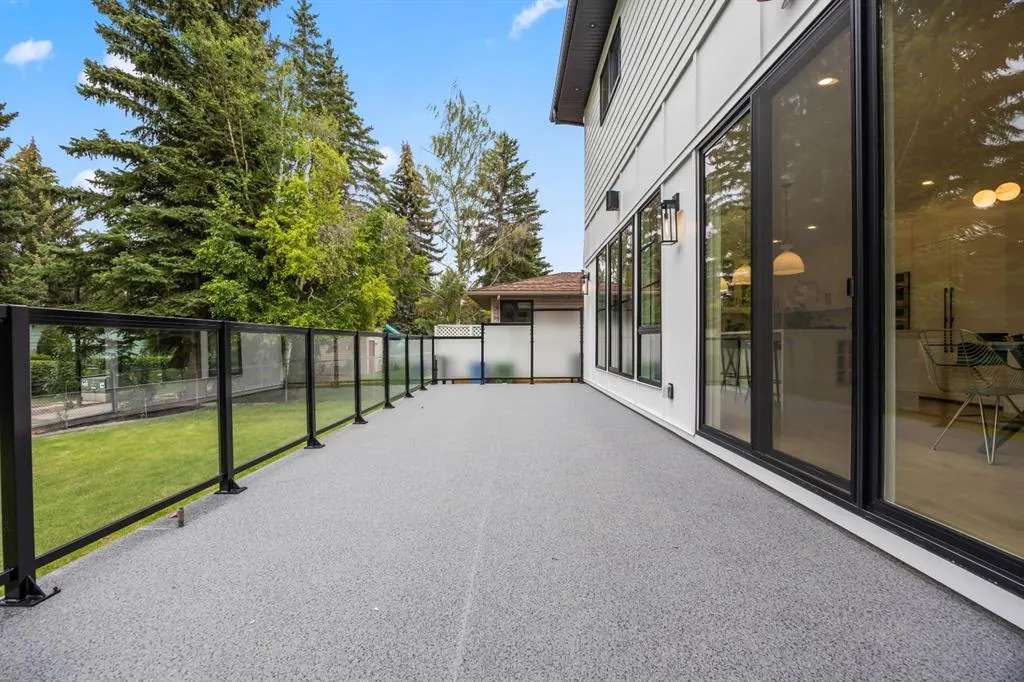 12 Vardana Place NW