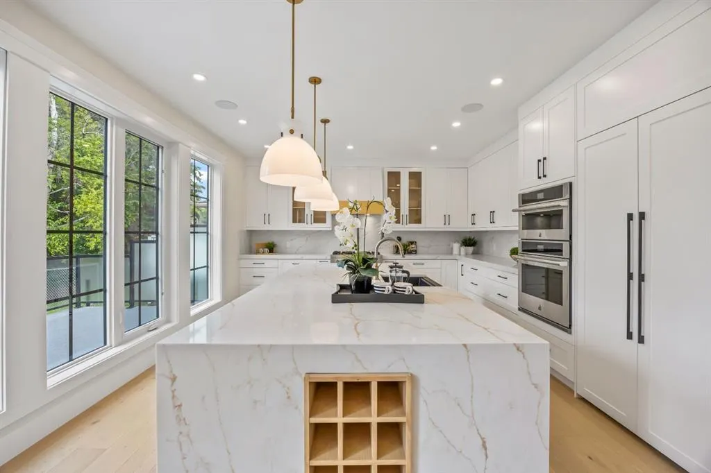 12 Vardana Place NW