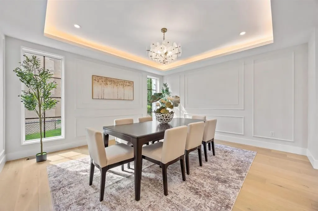 12 Vardana Place NW