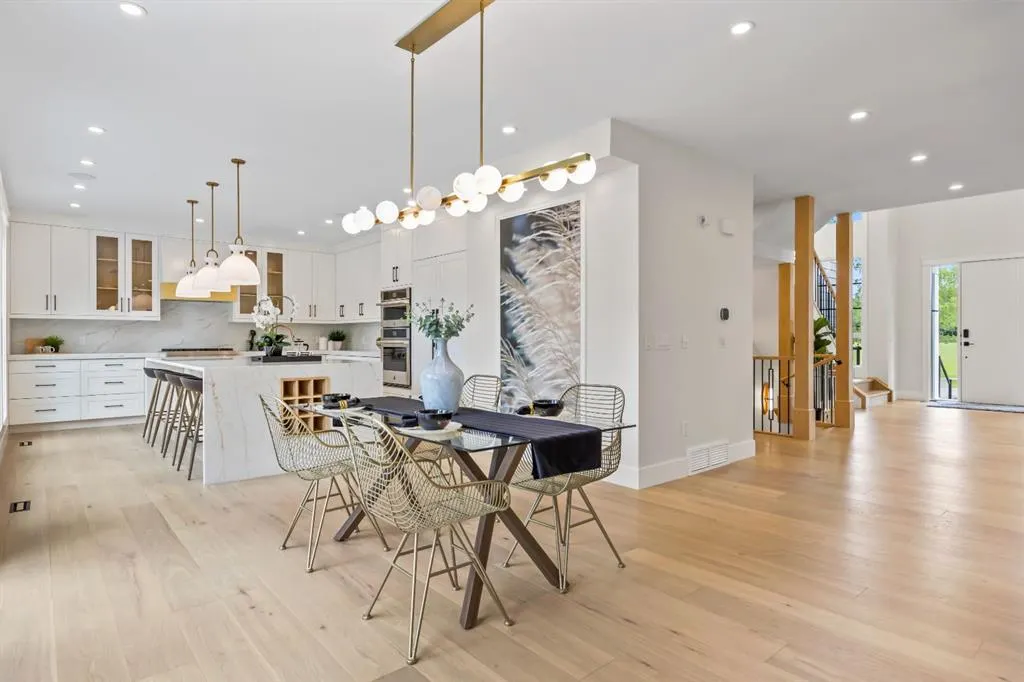 12 Vardana Place NW
