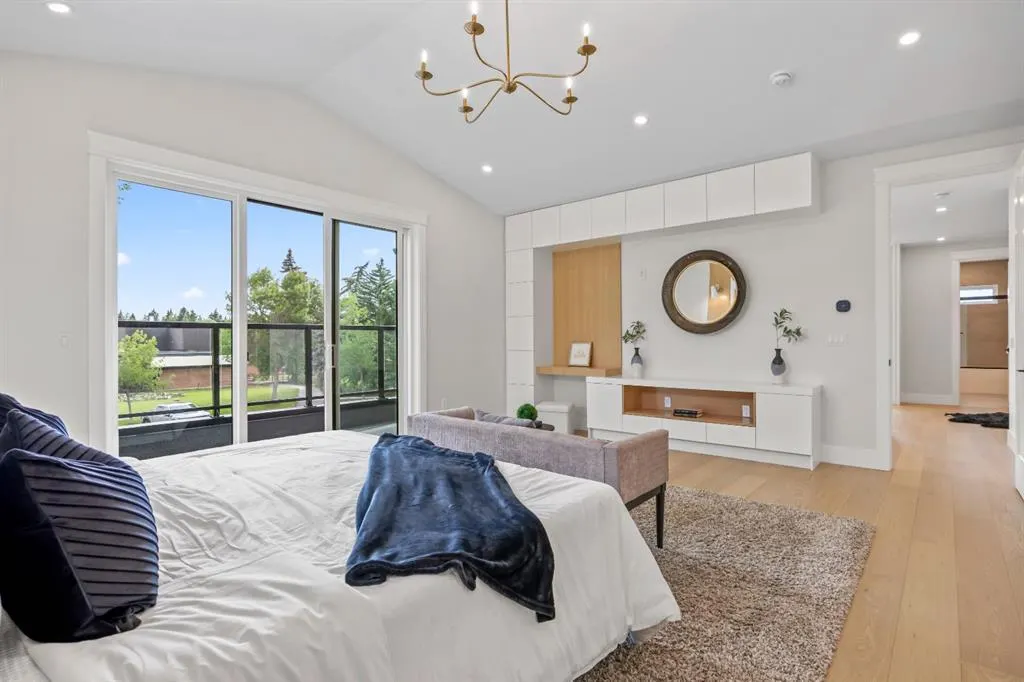 12 Vardana Place NW