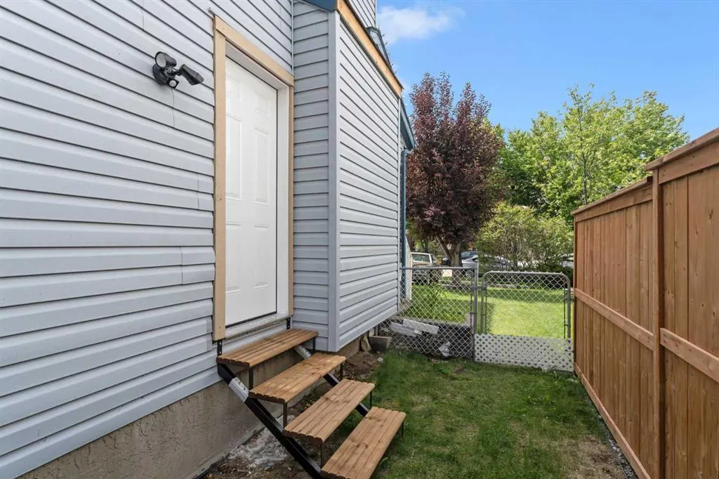135 West Lakeview Passage