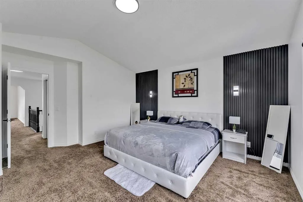 135 West Lakeview Passage