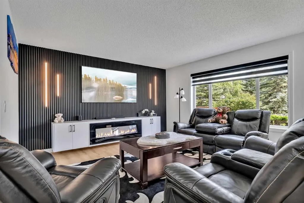 135 West Lakeview Passage