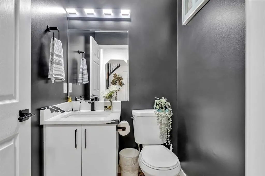 135 West Lakeview Passage