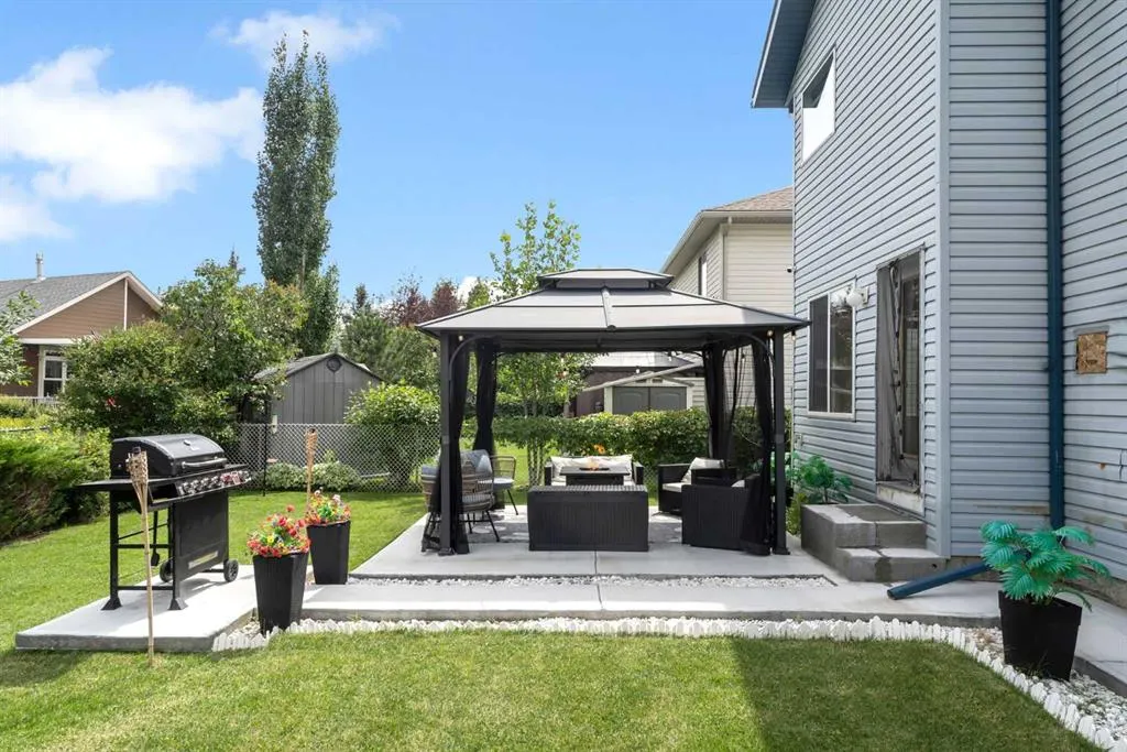 135 West Lakeview Passage
