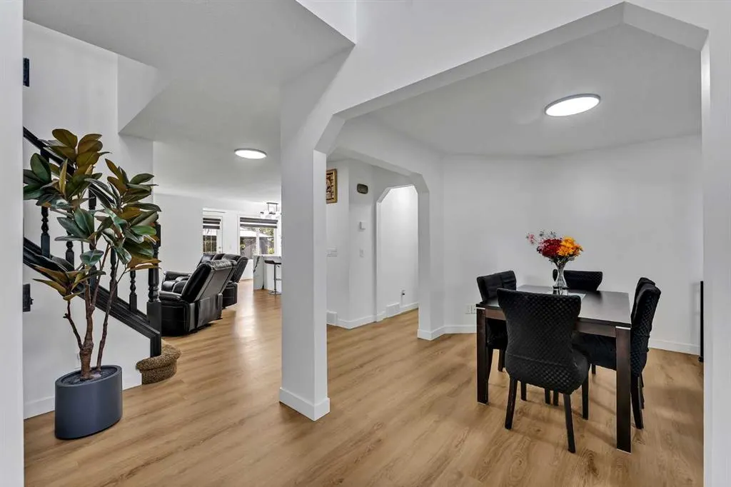 135 West Lakeview Passage
