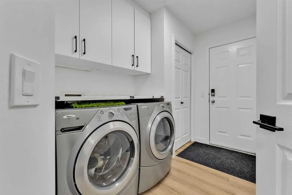 135 West Lakeview Passage
