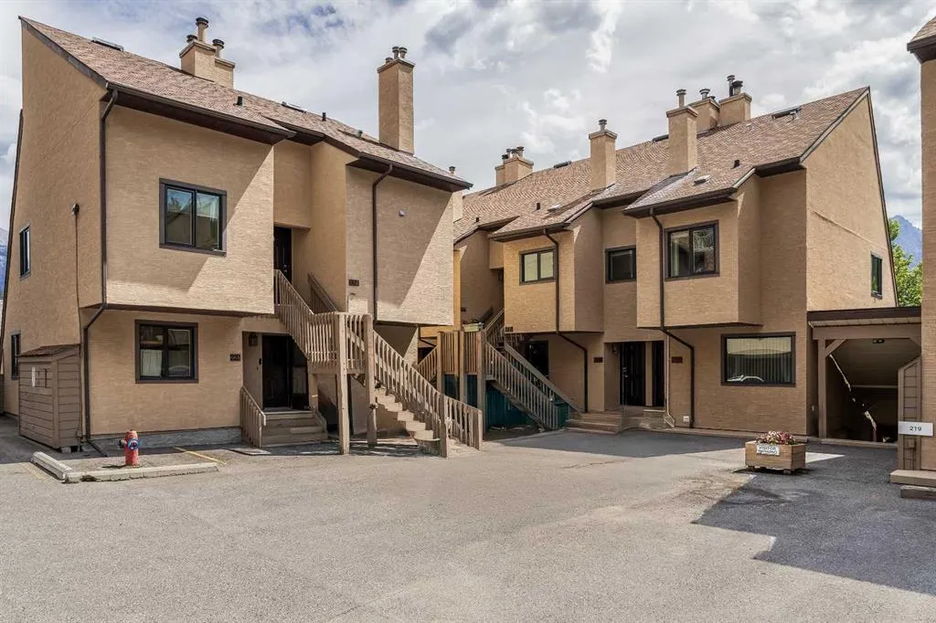 200 Three Sisters Drive, #220