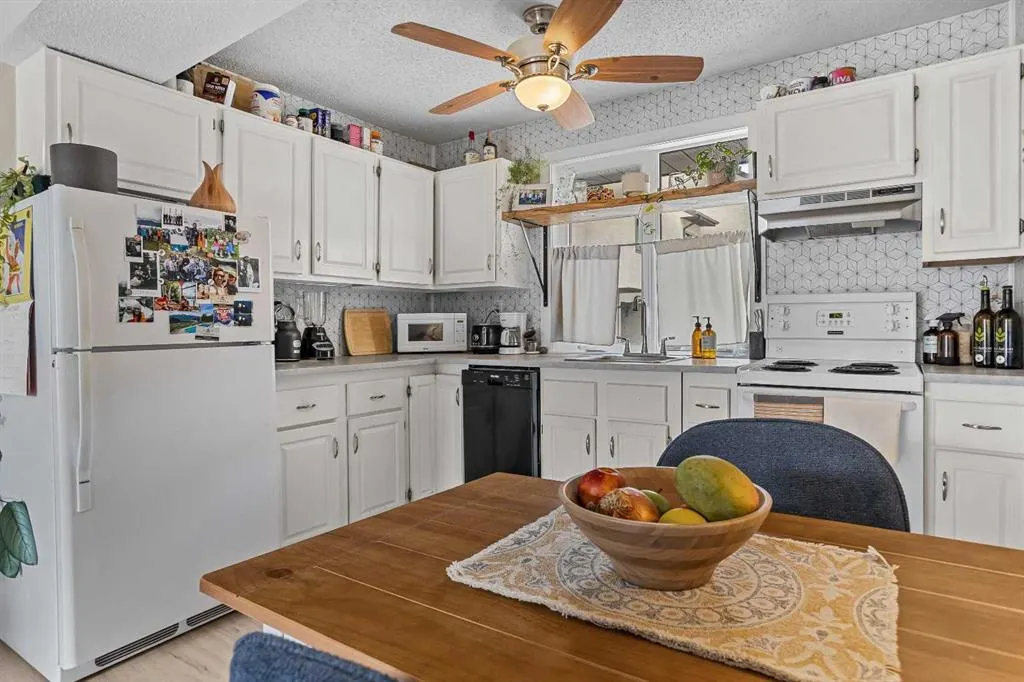 200 Three Sisters Drive, #220