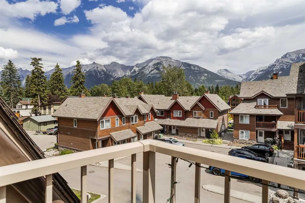 200 Three Sisters Drive, #220