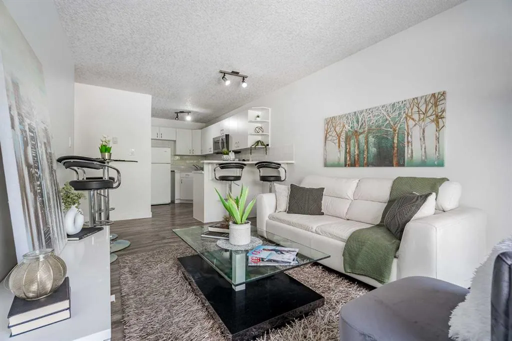 638 Meredith Road NE, #104