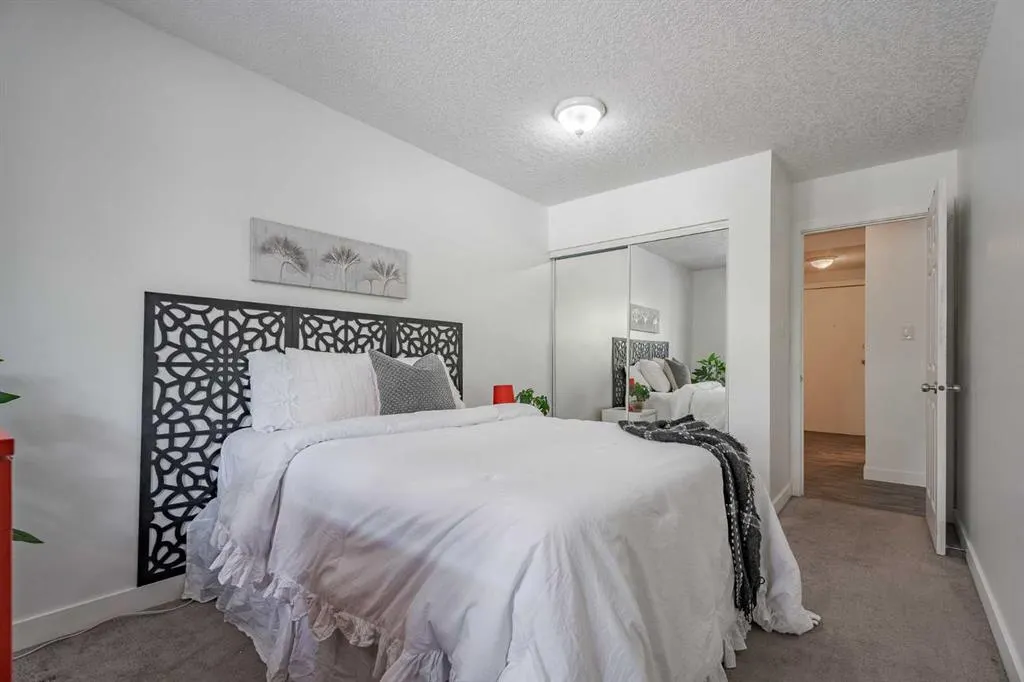 638 Meredith Road NE, #104