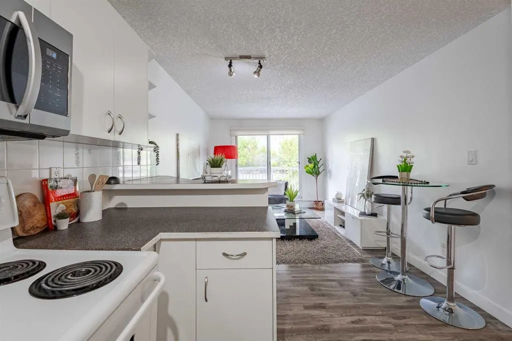 638 Meredith Road NE, #104