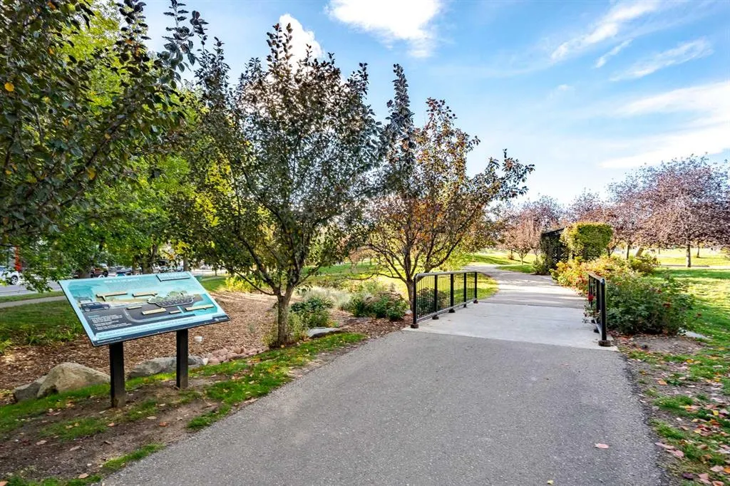 638 Meredith Road NE, #104