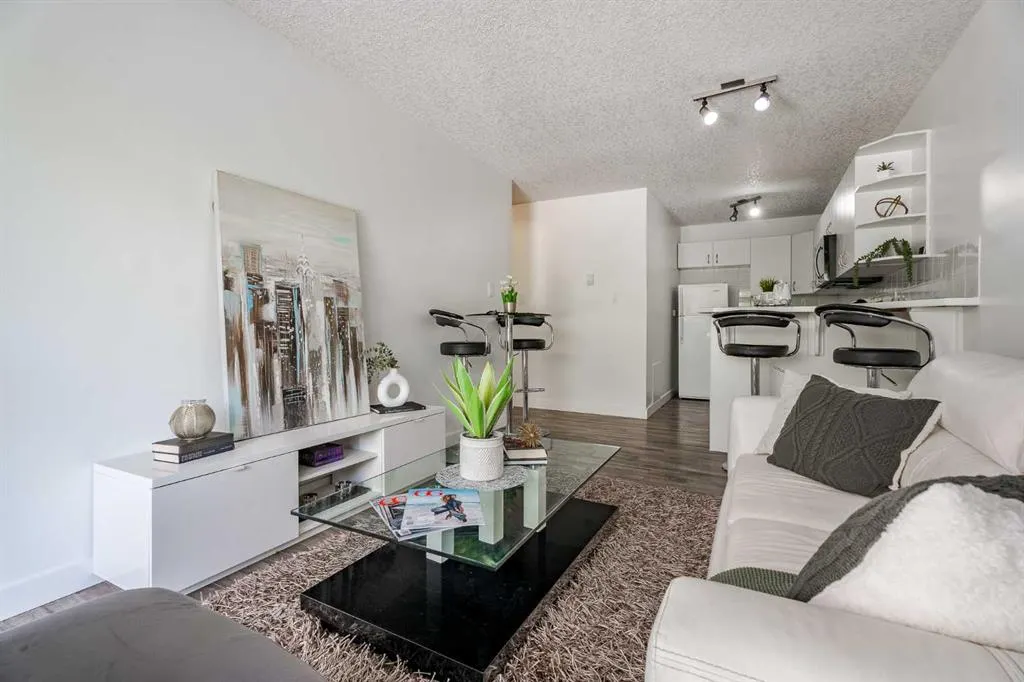 638 Meredith Road NE, #104