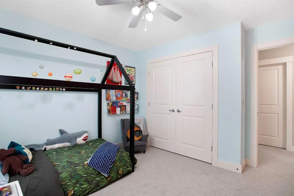 216 Mahogany Bay SE