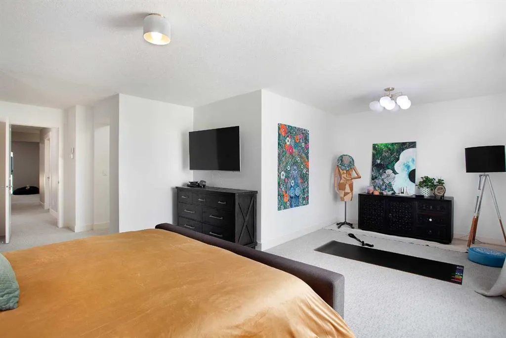 216 Mahogany Bay SE