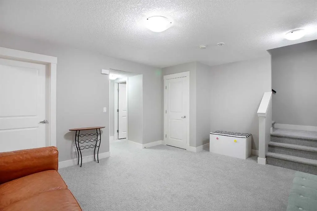 216 Mahogany Bay SE