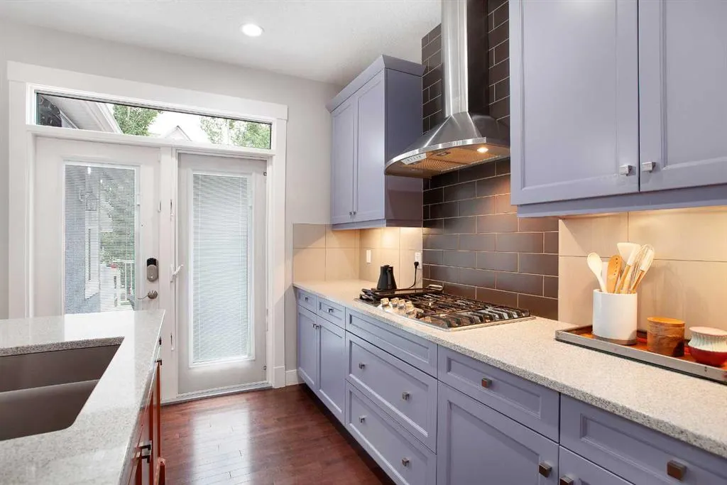 216 Mahogany Bay SE