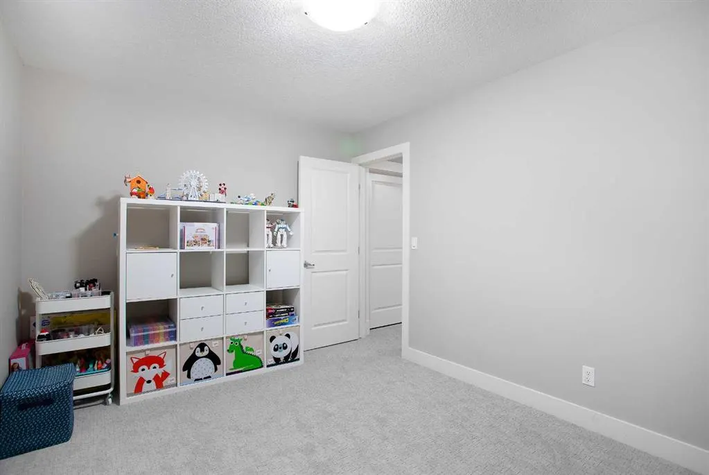216 Mahogany Bay SE