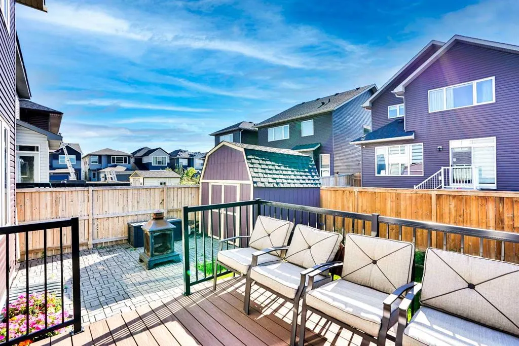 33 Savanna Green NE