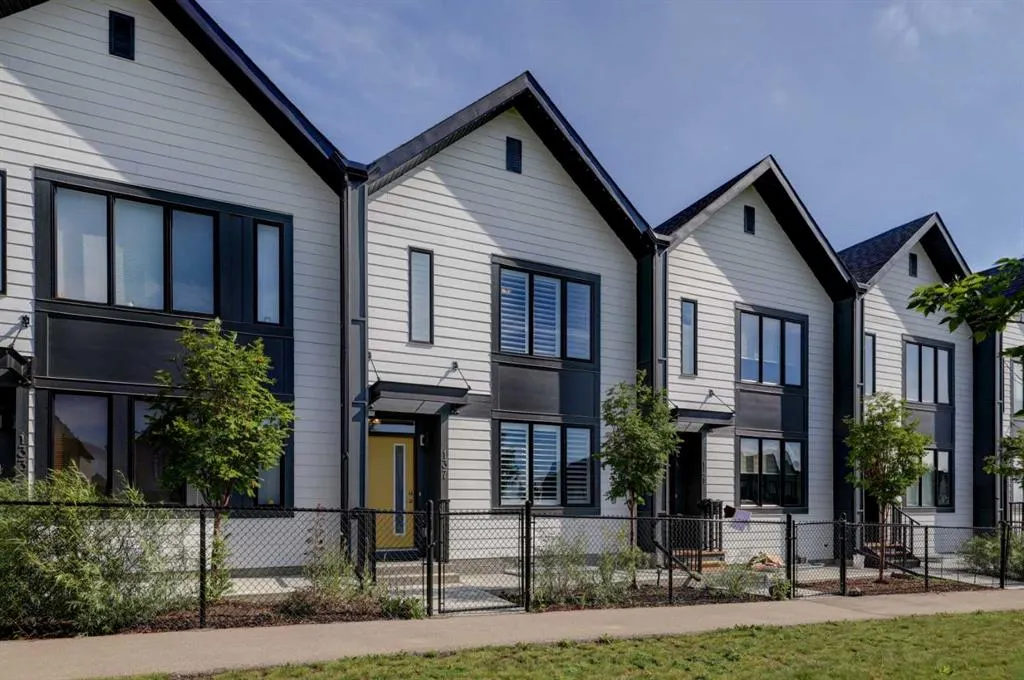 137 South Point Greenway SW
