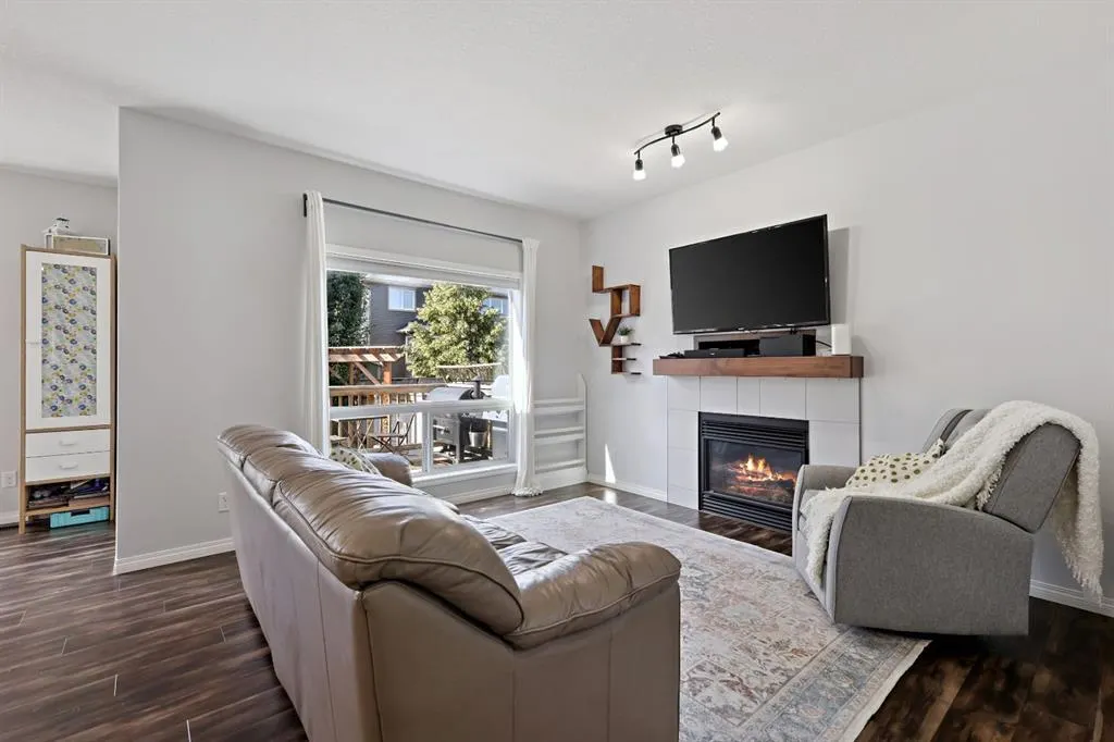 121 Wildrose Green
