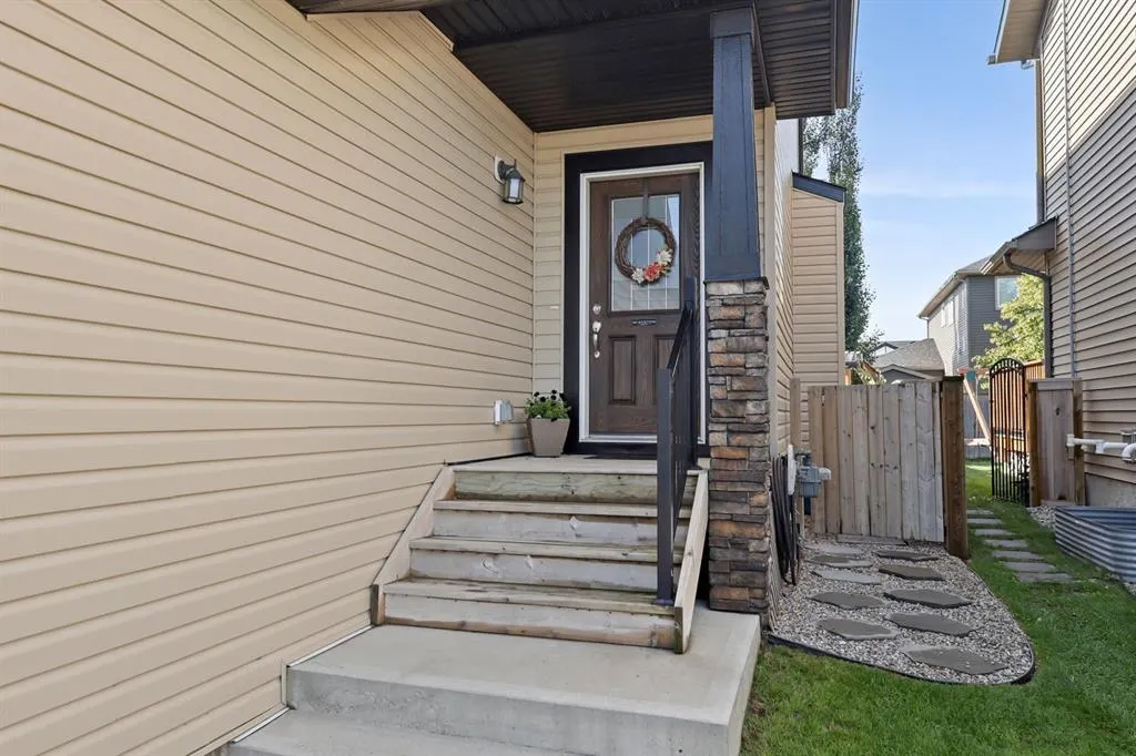 121 Wildrose Green