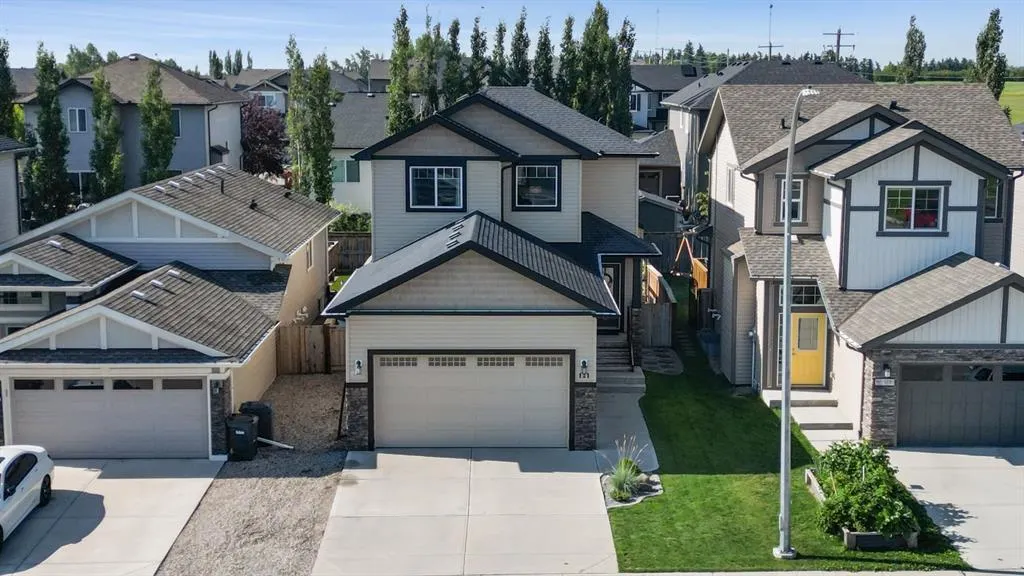121 Wildrose Green