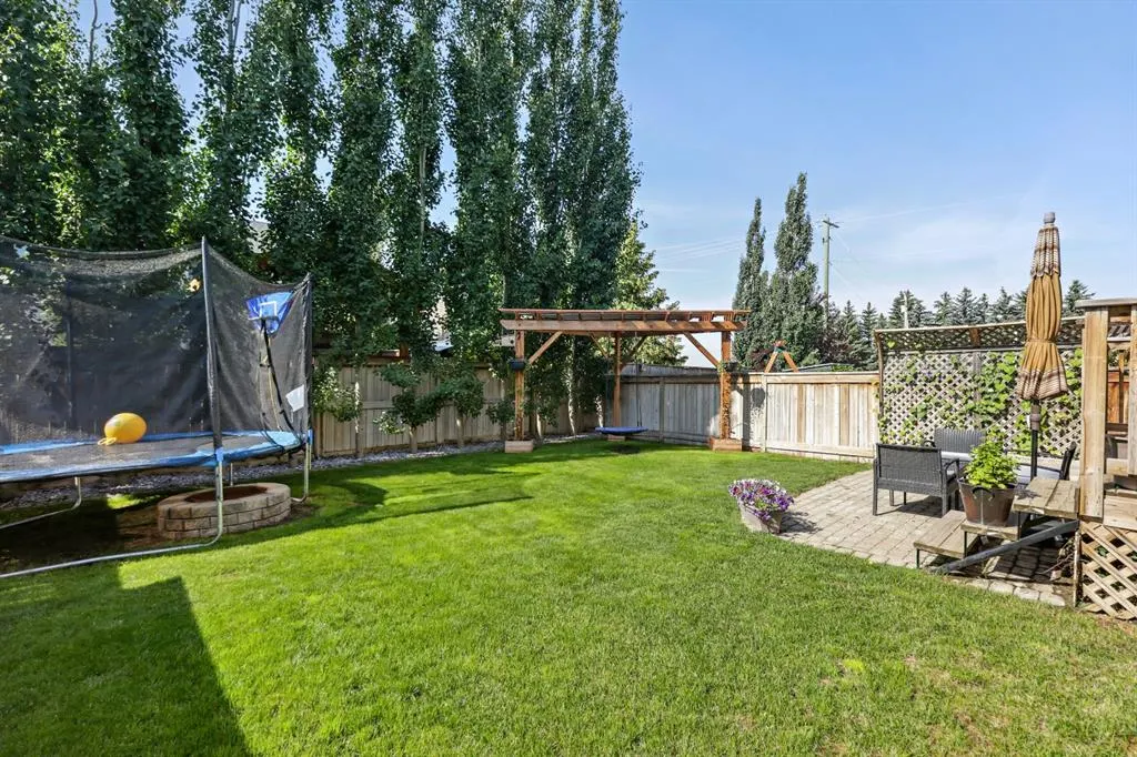 121 Wildrose Green