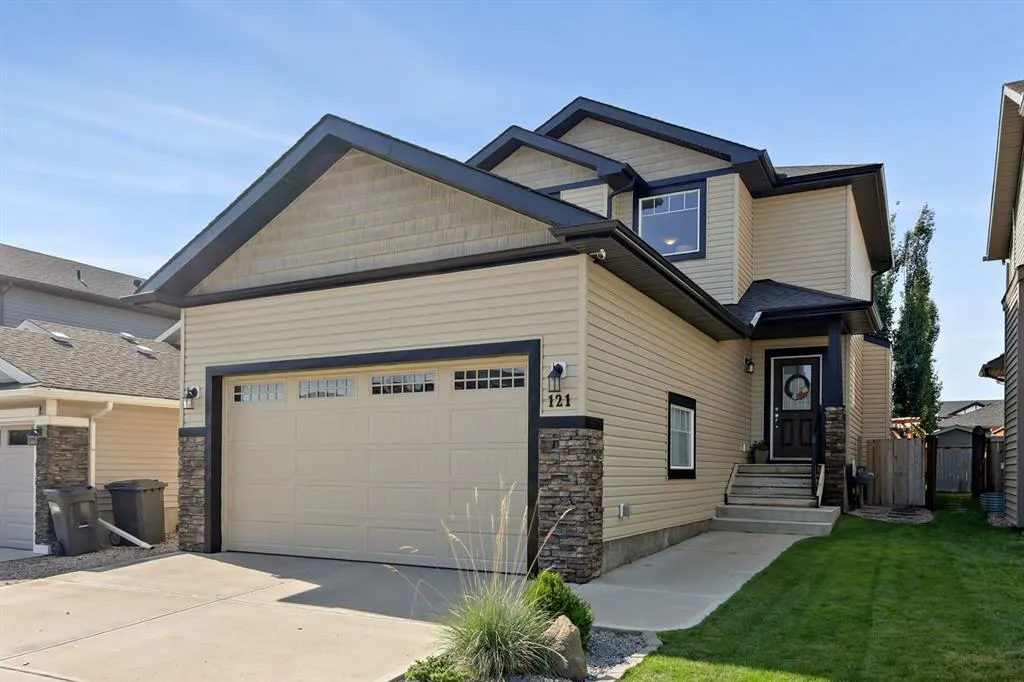 121 Wildrose Green