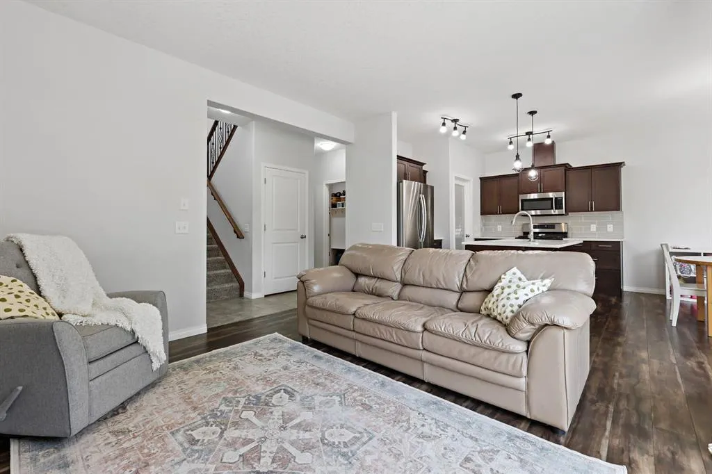 121 Wildrose Green