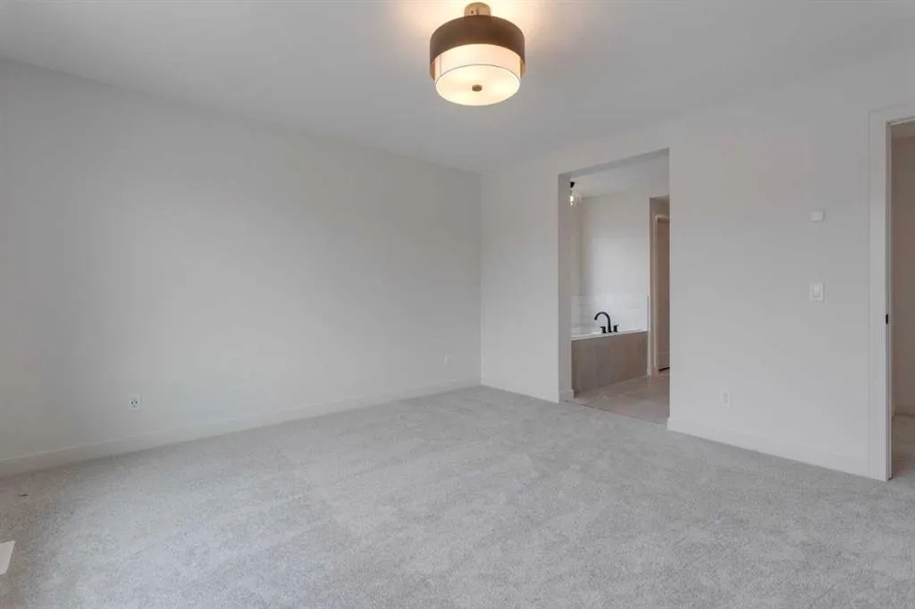 21 Bayview Mews SW