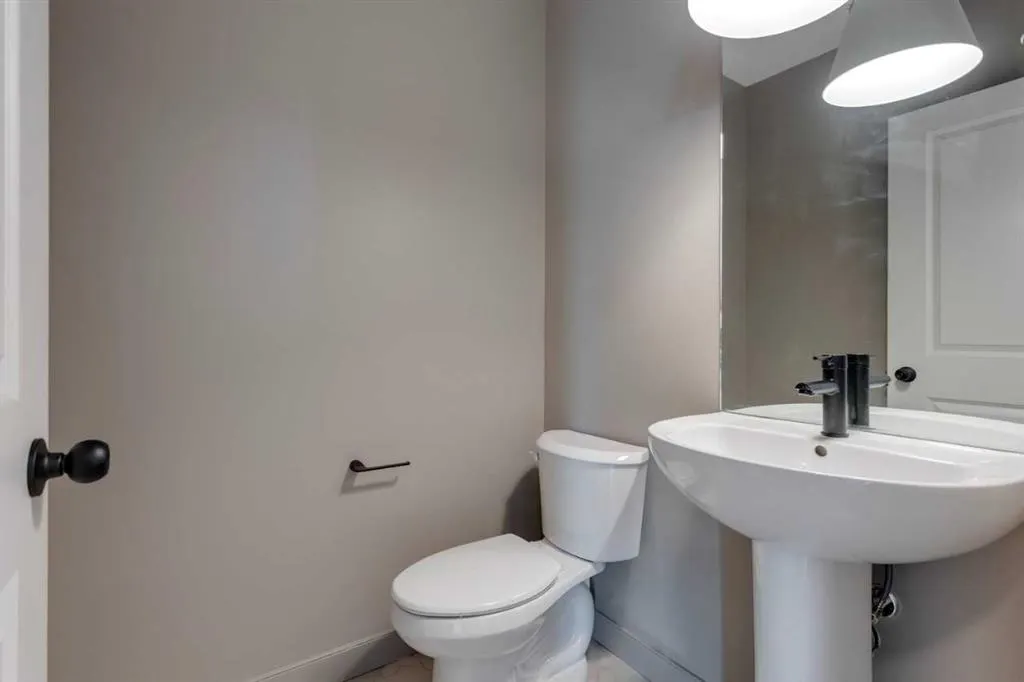 21 Bayview Mews SW