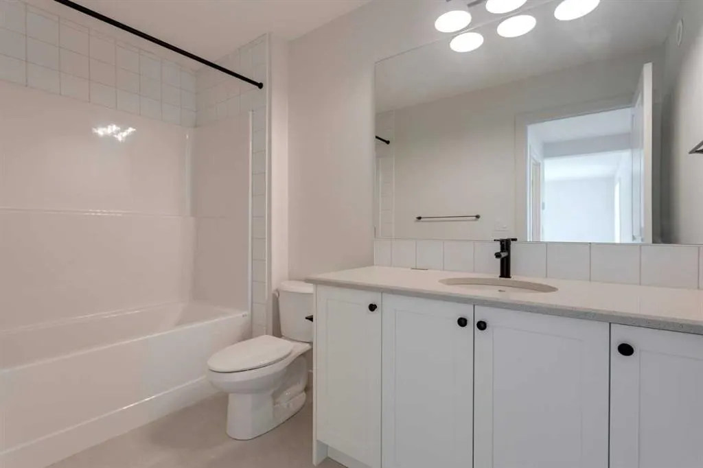 21 Bayview Mews SW