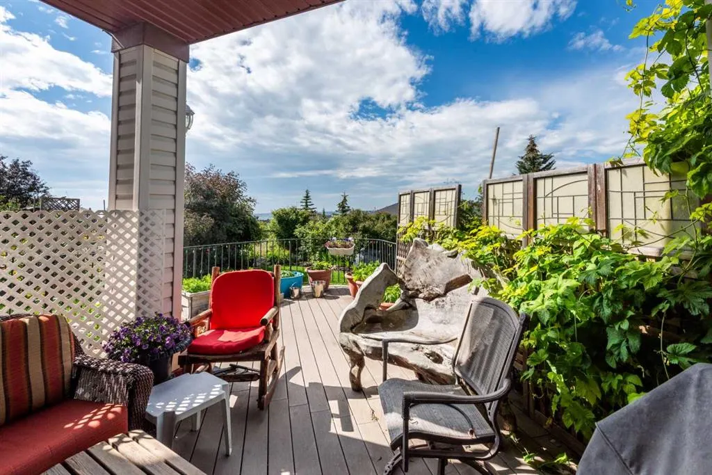 49 Arbour Crest Heights NW