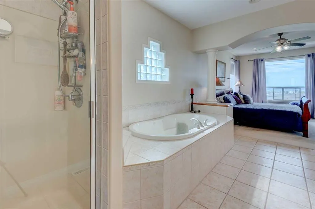 49 Arbour Crest Heights NW
