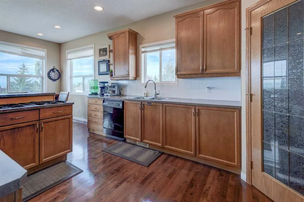 49 Arbour Crest Heights NW