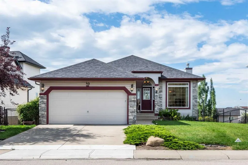 49 Arbour Crest Heights NW