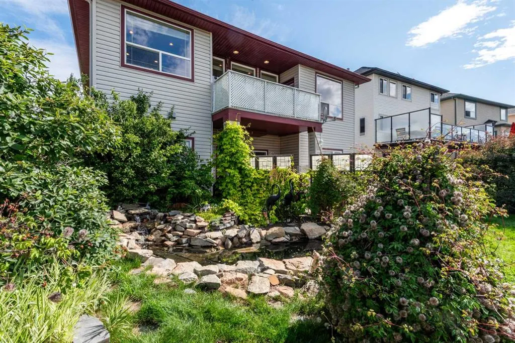 49 Arbour Crest Heights NW