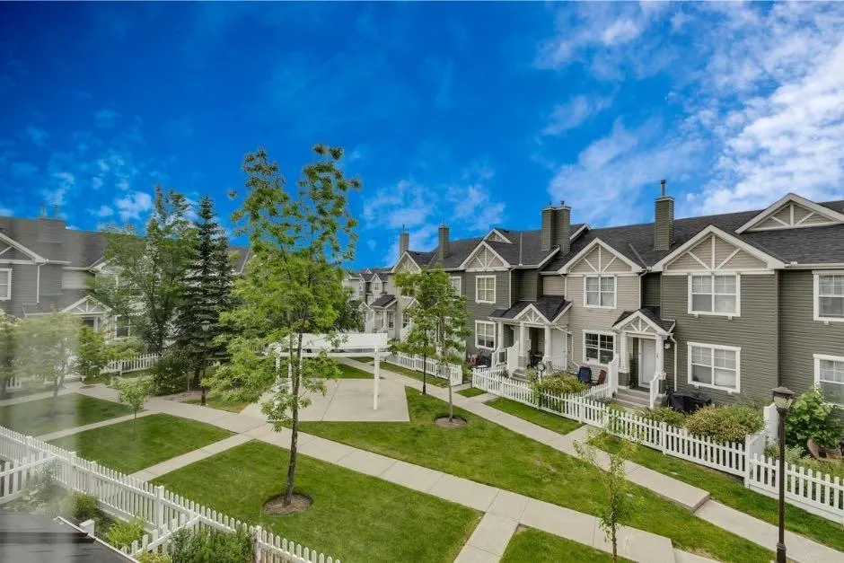 284 Elgin Gardens SE