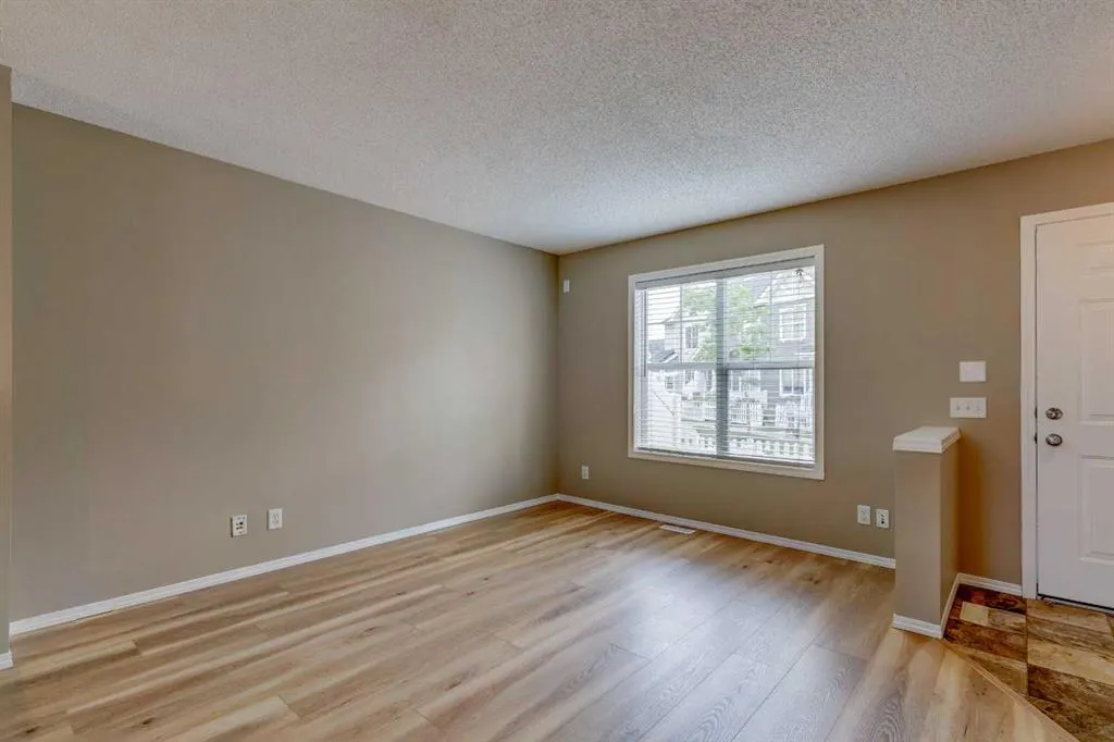 284 Elgin Gardens SE