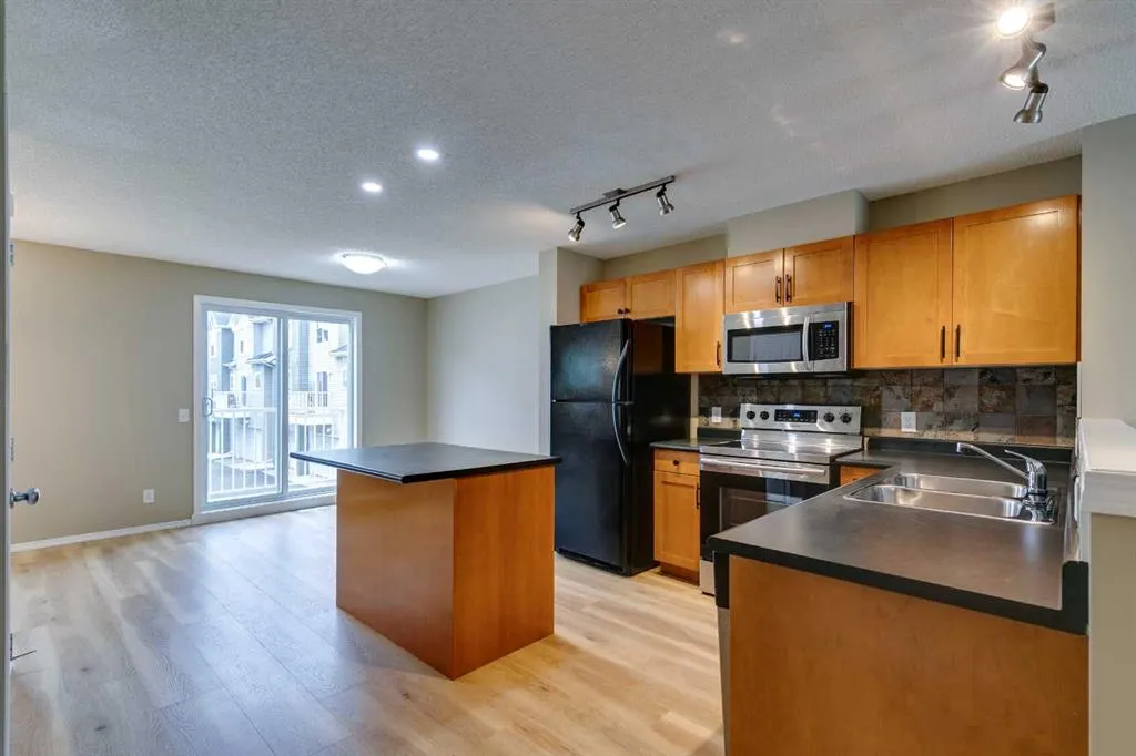 284 Elgin Gardens SE